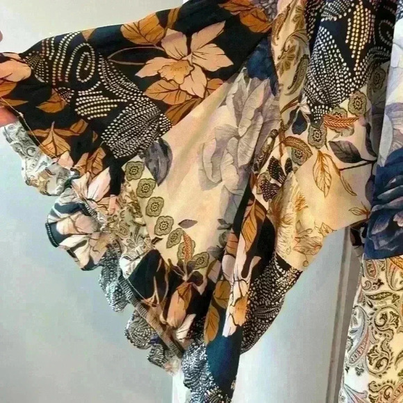 NWOT Johnny Was 100% silk Leo button down top - Picture 9 of 9